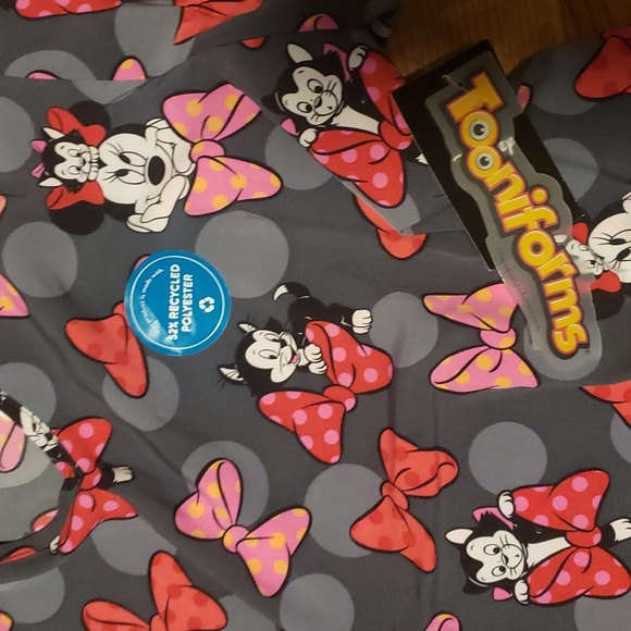 Minnie mouse scrub uniform - Picture 4 of 4